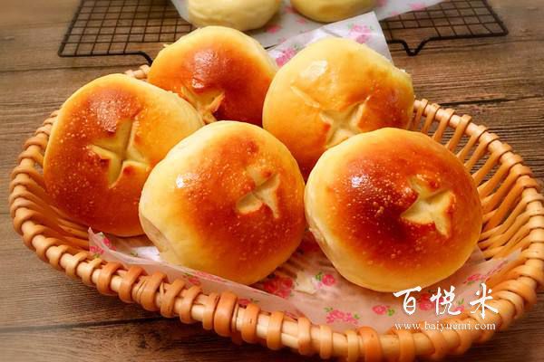 現(xiàn)在的面包培訓(xùn)班都需要學(xué)什么知識內(nèi)容??？費(fèi)用如何？